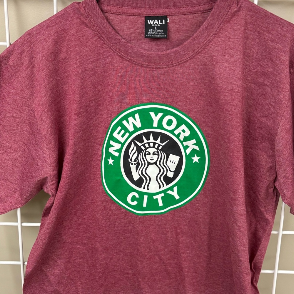 NWOT New York City Statue of Liberty Short Sleeve T-Shirt Size Large.65/35 blend
